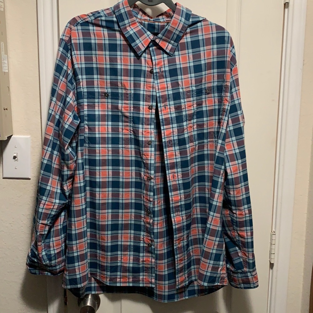 XL ORVIS barely worn button up shirt that is blue with some orange